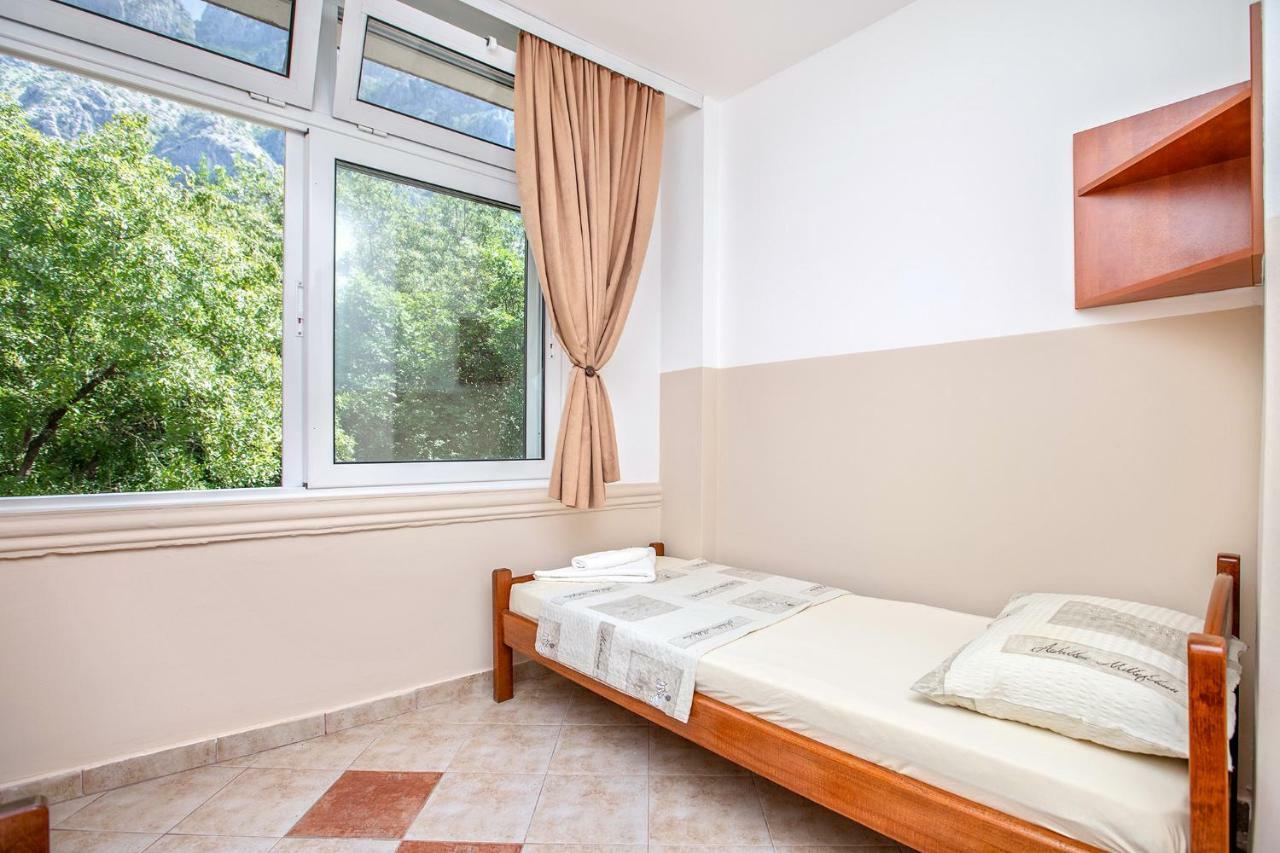 Apartments Villa Popovic Kotor Exterior photo