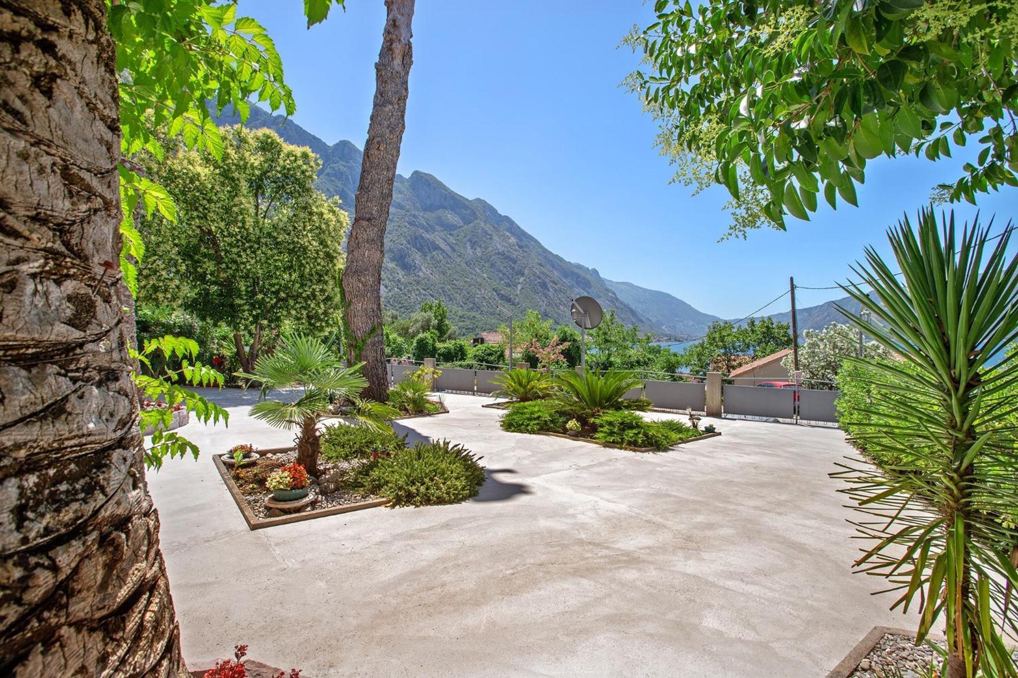 Apartments Villa Popovic Kotor Exterior photo